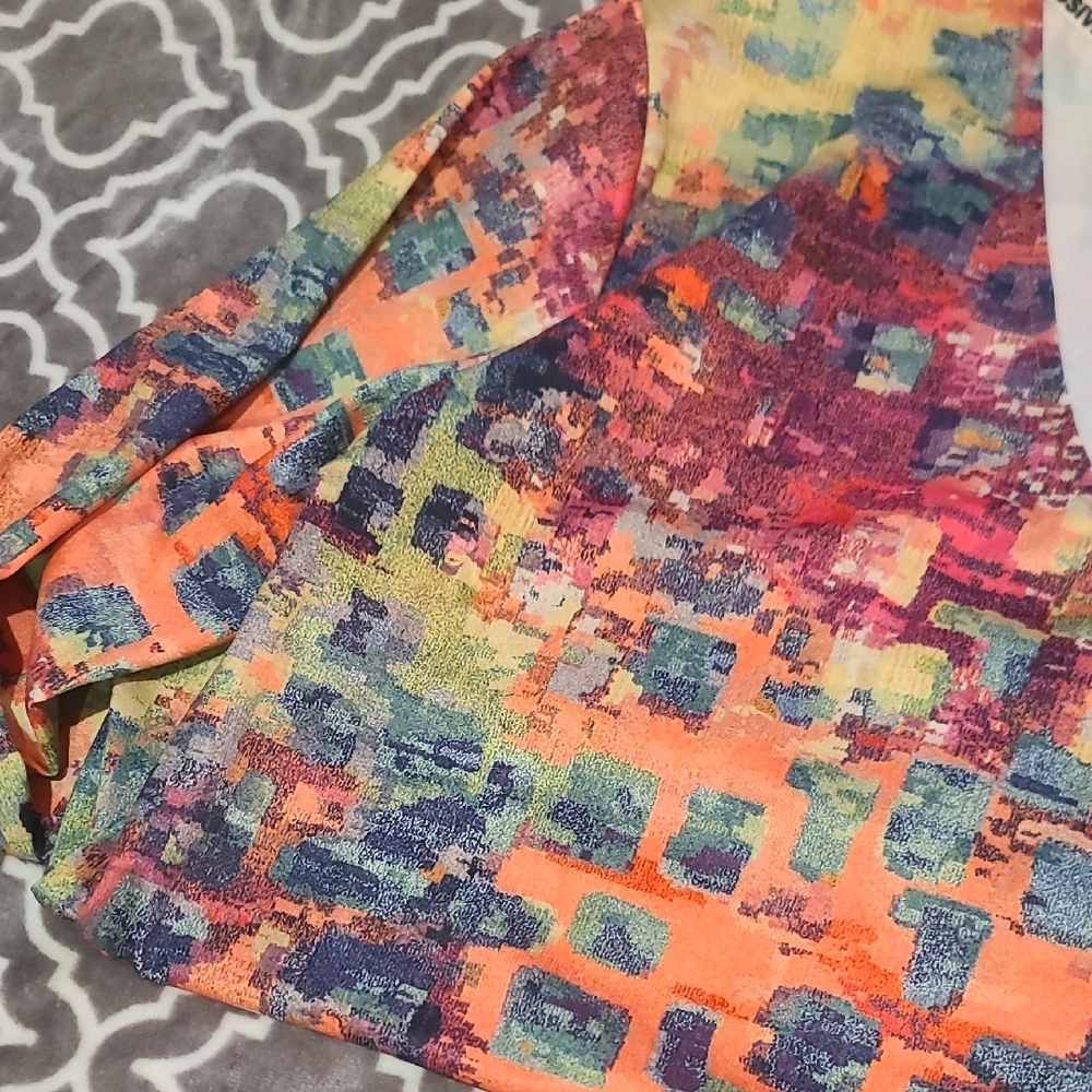 Colorful Abstract Long Sleeve Top - Picture 3 of 3